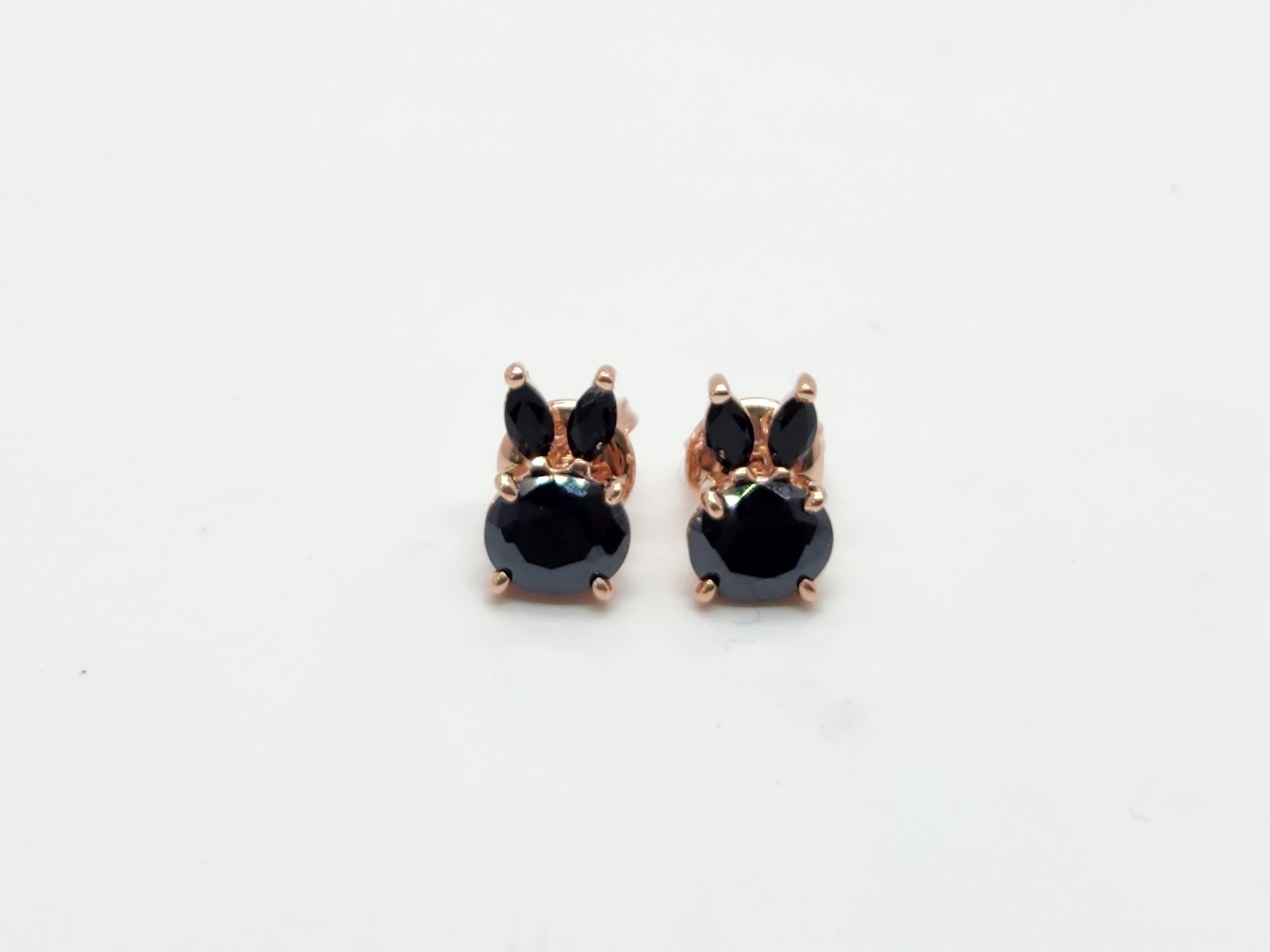 黑色兔子耳环